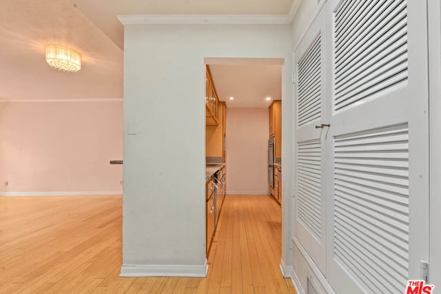 104 S Hayworth Avenue 103, Los Angeles, CA 90048 — photo 5 of 44