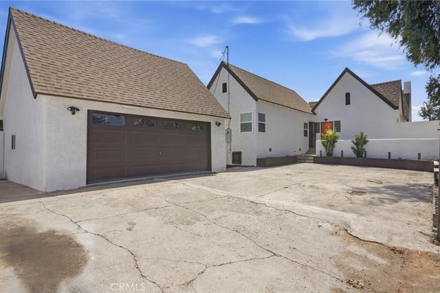 655 W 112th St, Los Angeles, CA 90044 — photo 39 of 45