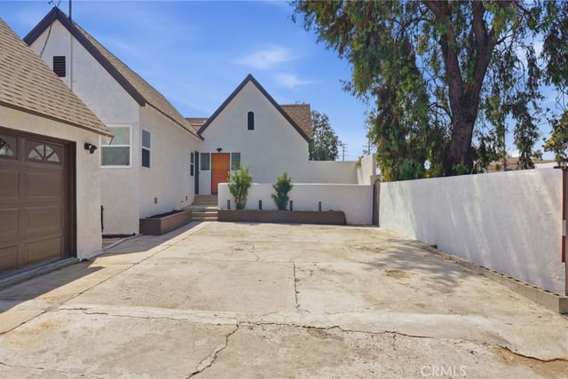 655 W 112th St, Los Angeles, CA 90044 — photo 40 of 45