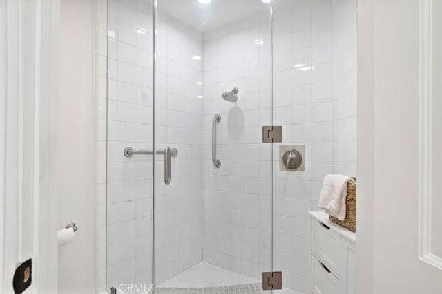 4792 Park Encino Lane 102, Encino, CA 91436 — photo 15 of 31