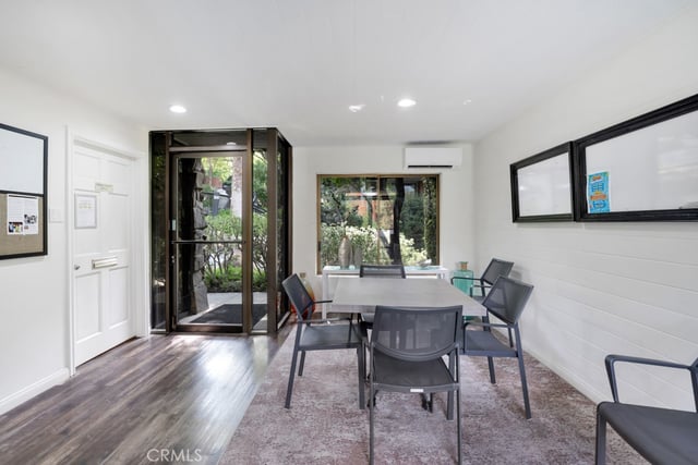 4792 Park Encino Lane 102, Encino, CA 91436 — photo 26 of 31