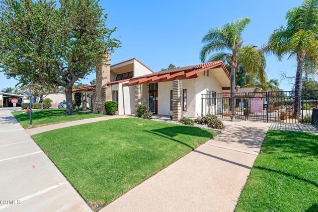 133 Calle De La Rosa 133, Camarillo, CA 93012 — photo 29 of 38
