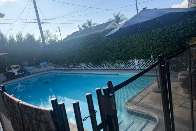 1122 N Beachwood, Burbank, CA 91506 — photo 5 of 5
