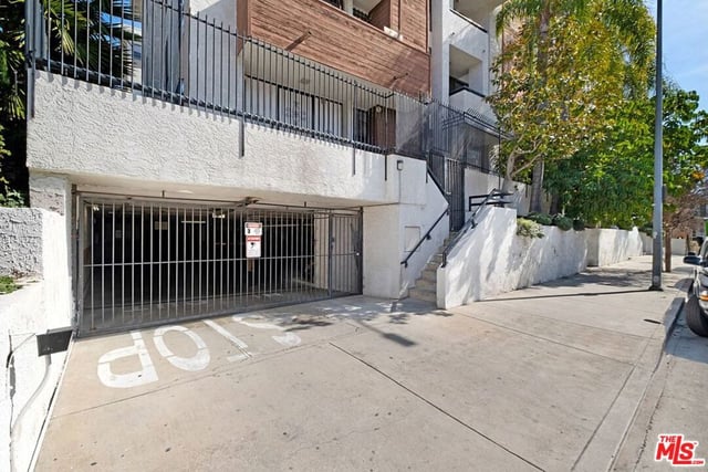 630 N Grand Avenue 203, Los Angeles, CA 90012 — photo 29 of 35