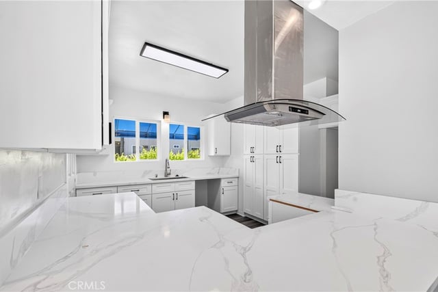 184 S Harvard Boulevard, Los Angeles, CA 90004 — photo 14 of 49