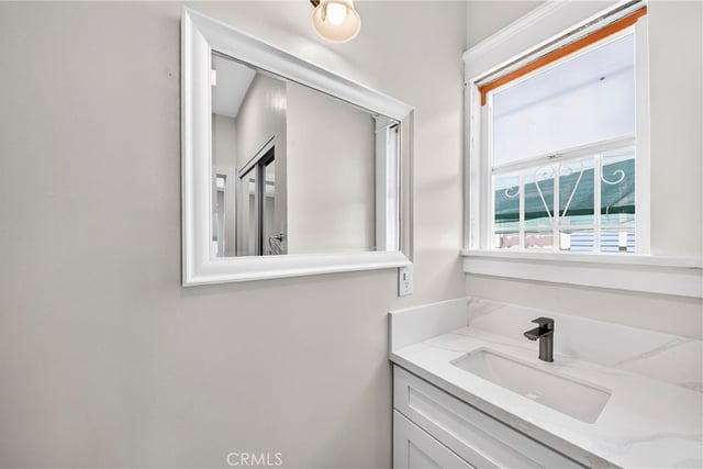 184 S Harvard Boulevard, Los Angeles, CA 90004 — photo 32 of 49