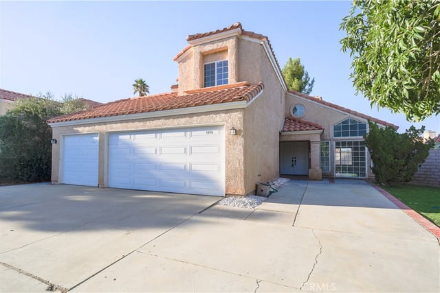 1523 Berkshire Drive, Palmdale, CA 93551 — photo 2 of 38