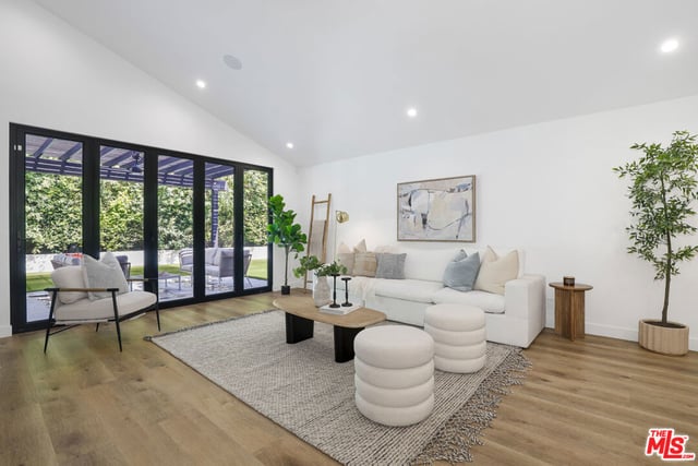 5900 Nita Avenue, Woodland Hills, CA 91367 — photo 3 of 65