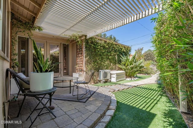 10916 Ruffner Avenue, Granada Hills, CA 91344 — photo 10 of 11