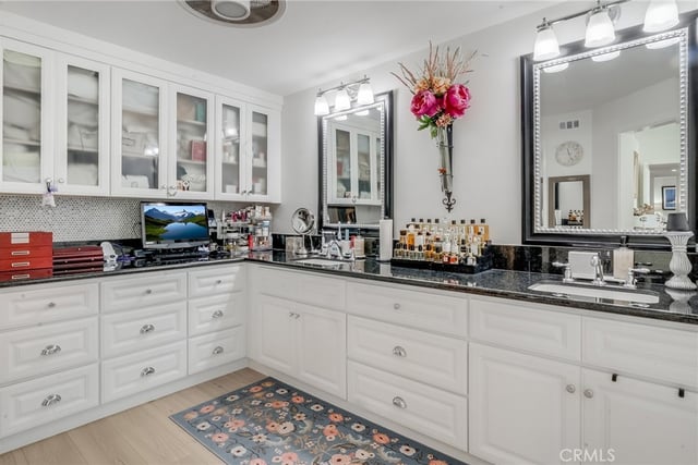 6330 Riviera, Long Beach, CA 90815 — photo 4 of 58