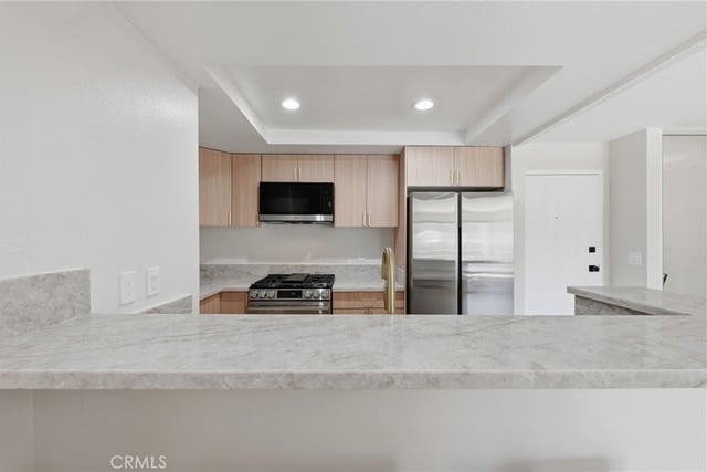 6275 Canoga 68, Woodland Hills, CA 91367 — photo 7 of 27