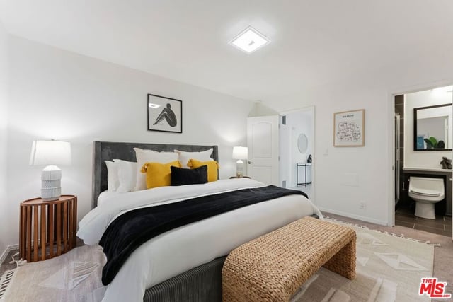 1233 N Laurel Avenue 109, West Hollywood, CA 90046 — photo 12 of 19