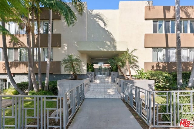 1233 N Laurel Avenue 109, West Hollywood, CA 90046 — photo 17 of 19
