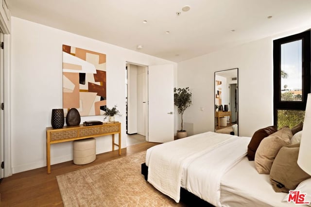 1253 N Sweetzer Avenue 5, West Hollywood, CA 90069 — photo 12 of 18