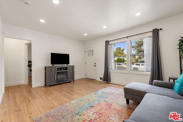 14654 Haynes Street, Van Nuys, CA 91411 — photo 4 of 12