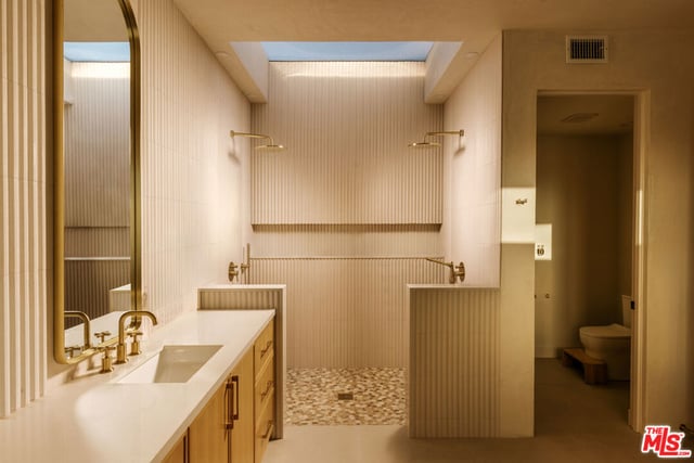 1723 S Corning Street, Los Angeles, CA 90035 — photo 9 of 20