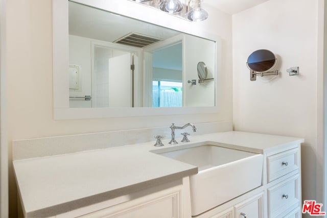 532 N Rossmore Avenue 108, Los Angeles, CA 90004 — photo 7 of 20