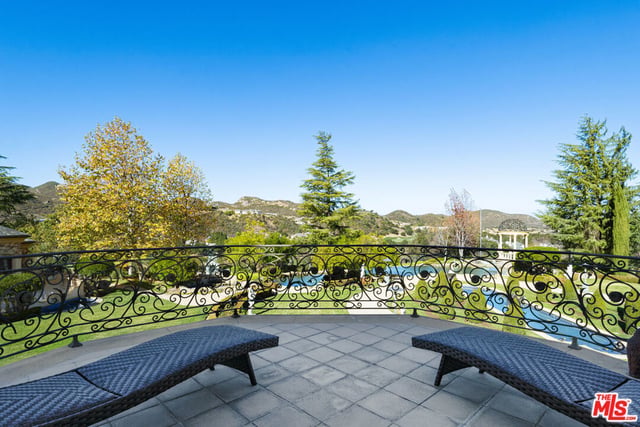 900 W Stafford Road, Thousand Oaks, CA 91361 — photo 37 of 43