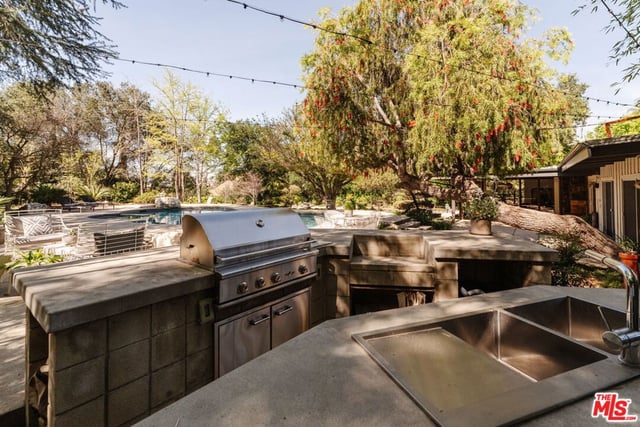 3493 Valley Meadow Road, Sherman Oaks, CA 91403 — photo 12 of 34