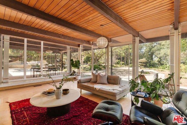 3493 Valley Meadow Road, Sherman Oaks, CA 91403 — photo 4 of 34