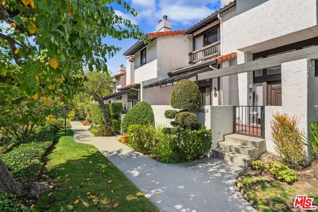 1535 Michael Lane, Pacific Palisades, CA 90272 — photo 3 of 56