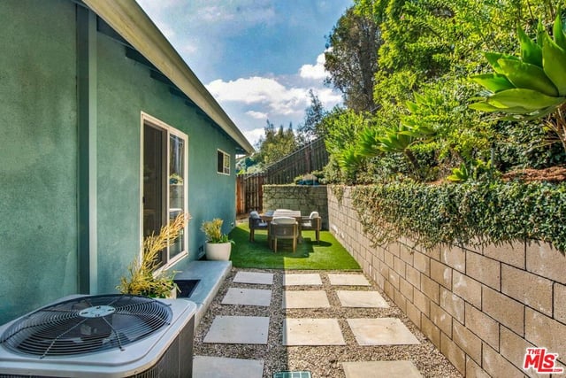 4218 Don Arellanes Drive, Los Angeles, CA 90008 — photo 21 of 31