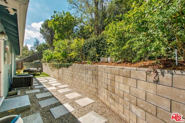 4218 Don Arellanes Drive, Los Angeles, CA 90008 — photo 28 of 31