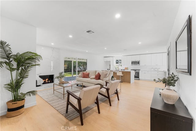 17149 Donmetz Street, Granada Hills, CA 91344 — photo 4 of 41