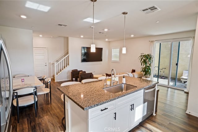 27605 Sawtooth, Canyon Country, CA 91387 — photo 8 of 22