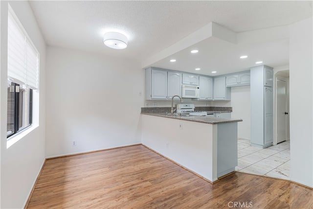 6746 Encino Avenue 2, Lake Balboa, CA 91406 — photo 14 of 43