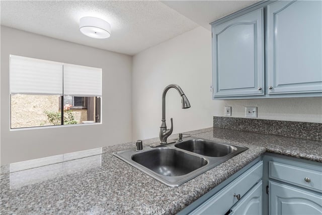 6746 Encino Avenue 2, Lake Balboa, CA 91406 — photo 21 of 43