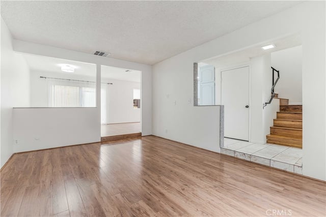 6746 Encino Avenue 2, Lake Balboa, CA 91406 — photo 4 of 43