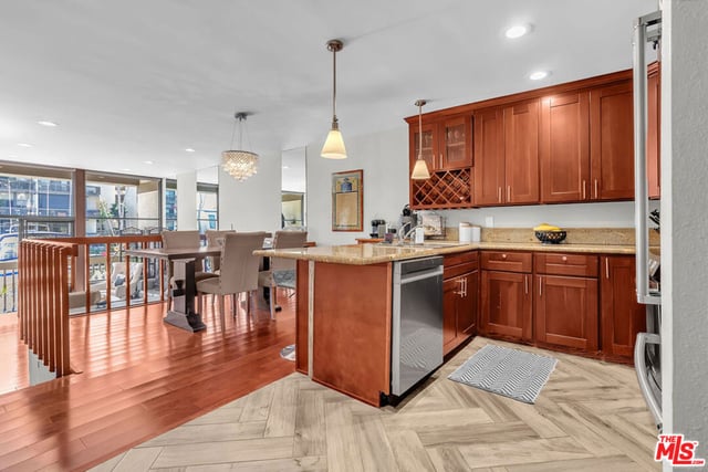 5130 Marina Pacifica Drive, Long Beach, CA 90803 — photo 10 of 40