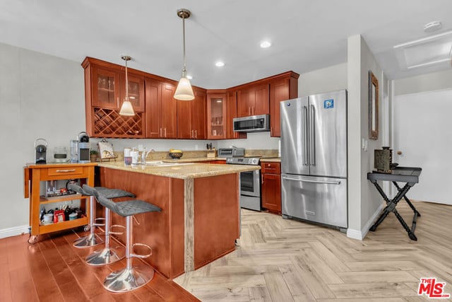 5130 Marina Pacifica Drive, Long Beach, CA 90803 — photo 11 of 40