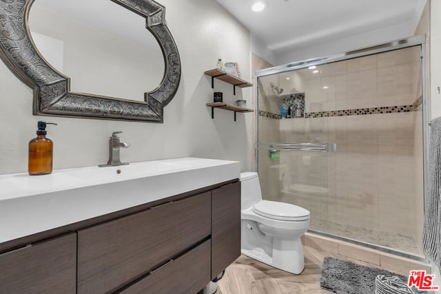 5130 Marina Pacifica Drive, Long Beach, CA 90803 — photo 14 of 40