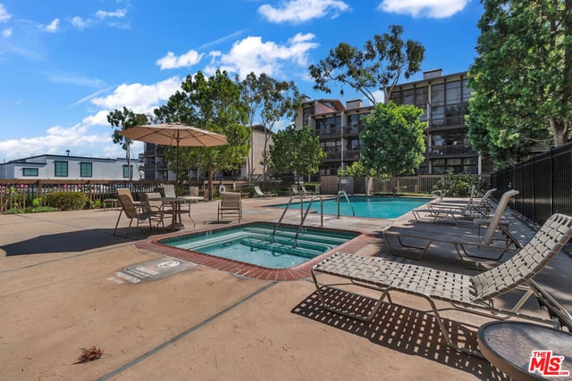 5130 Marina Pacifica Drive, Long Beach, CA 90803 — photo 38 of 40