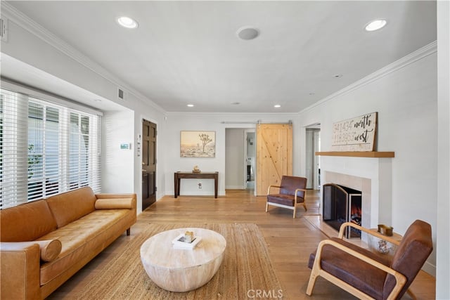 12706 Hortense Street, Studio City, CA 91604 — photo 5 of 33
