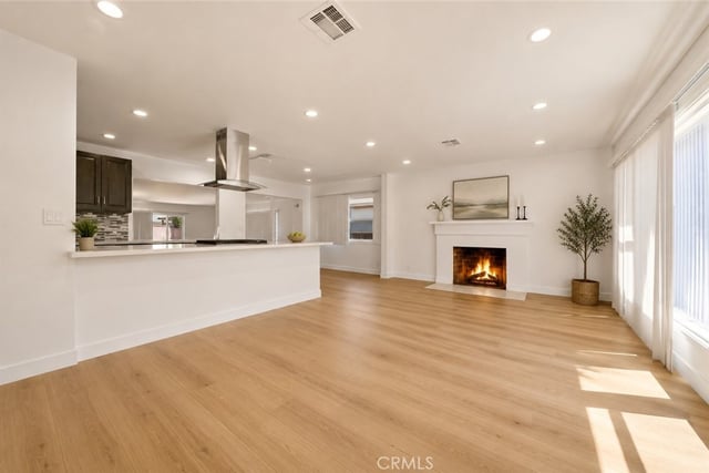 7112 Teesdale, Los Angeles, CA 91605 — photo 5 of 30