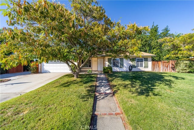 17247 Mossdale, Lancaster, CA 93535 — photo 2 of 31