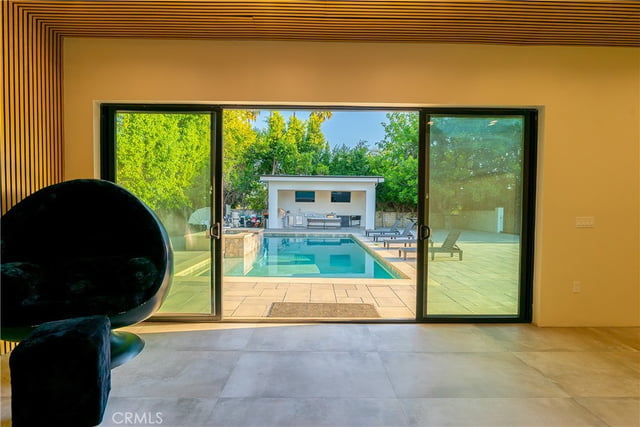9240 Encino, Northridge, CA 91325 — photo 39 of 43