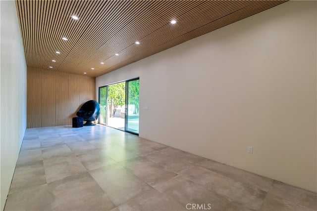 9240 Encino, Northridge, CA 91325 — photo 40 of 43