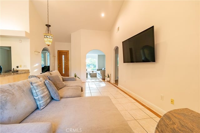 9240 Encino, Northridge, CA 91325 — photo 9 of 43