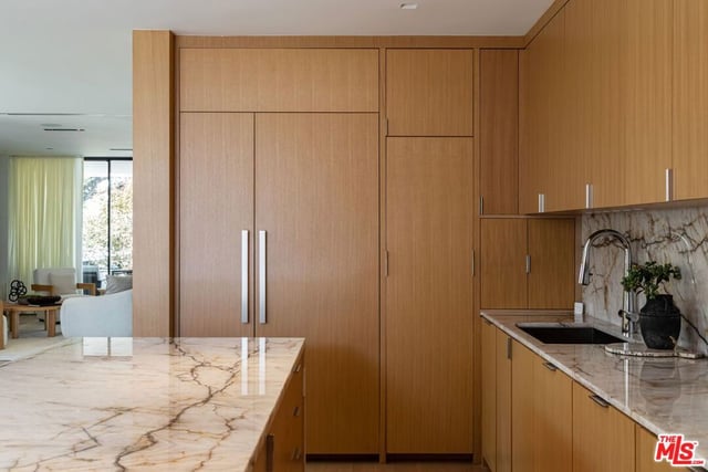 248 19th Street, Santa Monica, CA 90402 — photo 12 of 33