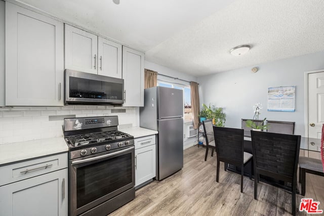 8800 Cedros Avenue 212, Panorama City, CA 91402 — photo 11 of 26