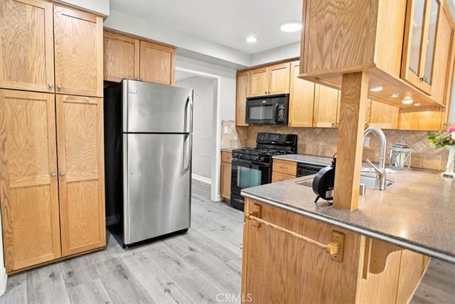 18914 Circle Of The Oaks, Newhall, CA 91321 — photo 5 of 31