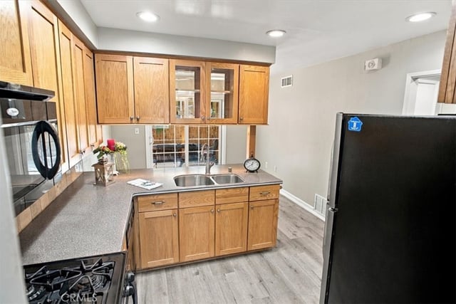 18914 Circle Of The Oaks, Newhall, CA 91321 — photo 6 of 31
