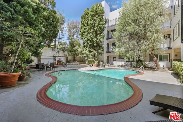2677 Centinela Avenue 203, Santa Monica, CA 90405 — photo 29 of 36