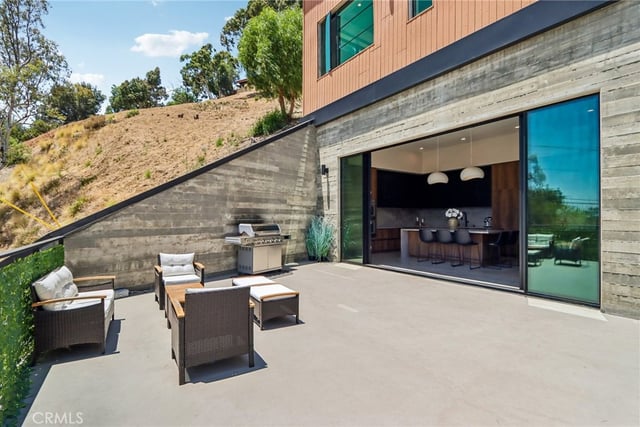 8504 Outland View Drive, Sun Valley, CA 91352 — photo 31 of 40
