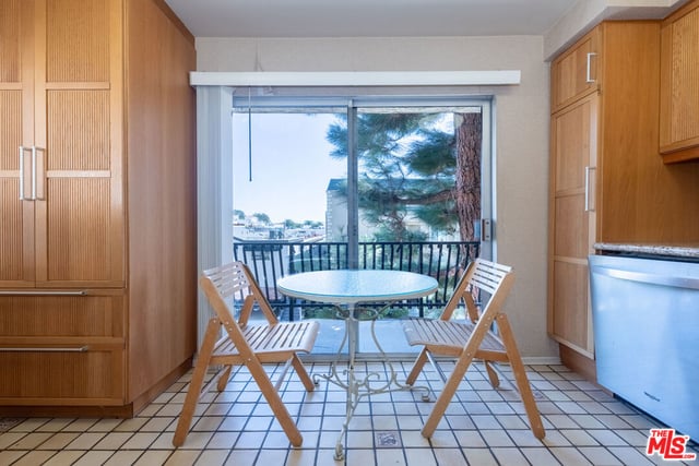 11639 Chenault Street 302, Los Angeles, CA 90049 — photo 15 of 26