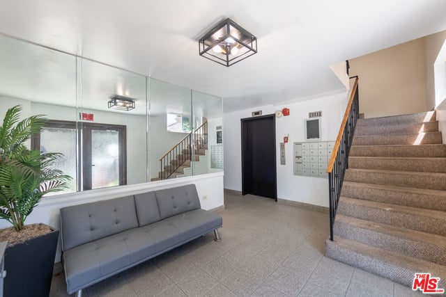 11639 Chenault Street 302, Los Angeles, CA 90049 — photo 4 of 26